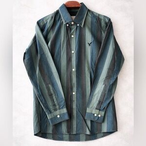 American Eagle Slim Fit Button Down Men’s/Unisex Striped Cotton shirt.